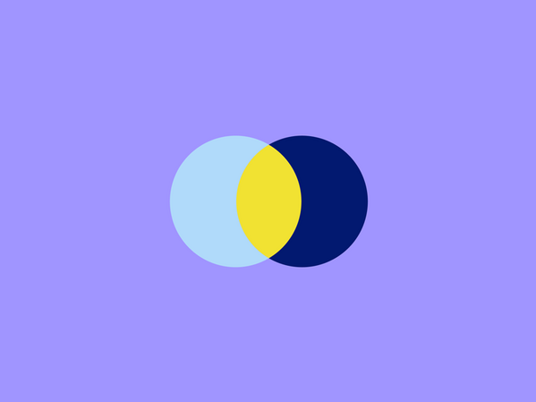Zwei sich überschneidende Kreise vor blauem Hintergrund